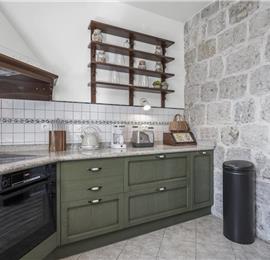 4-5 bedroom villa with Split City and Sea Views sleeps 8-10